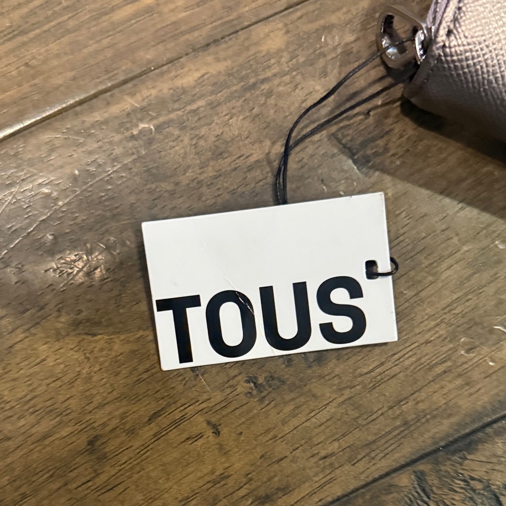 TOUS Metallic Rose Zip-Around Wallet - Picture 4 of 9
